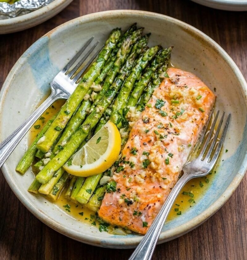 Baked Salmon with Asparagus